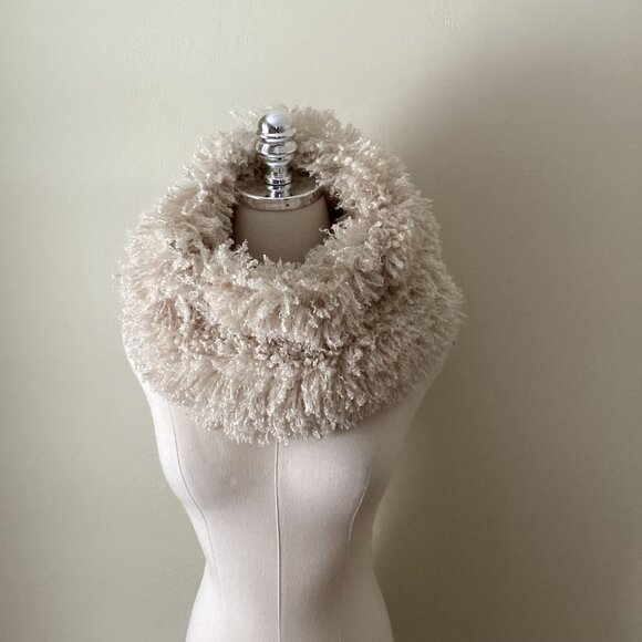 Betsy Johnson Beige Shaggy Loop Knit Faux Fur Infinity Scarf - Picture 3 of 9